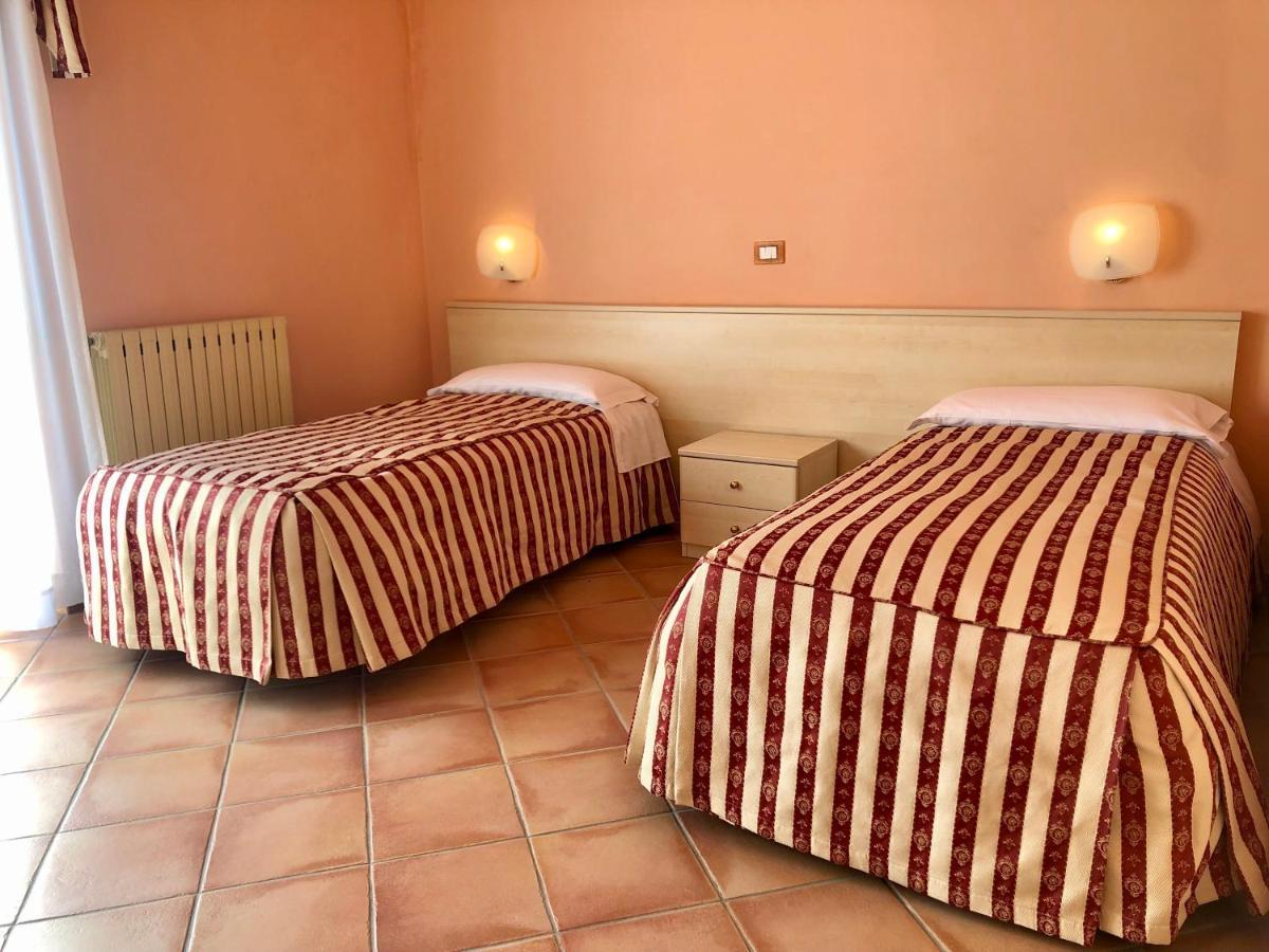 Hotel Di Rocco Loreto Aprutino Buitenkant foto